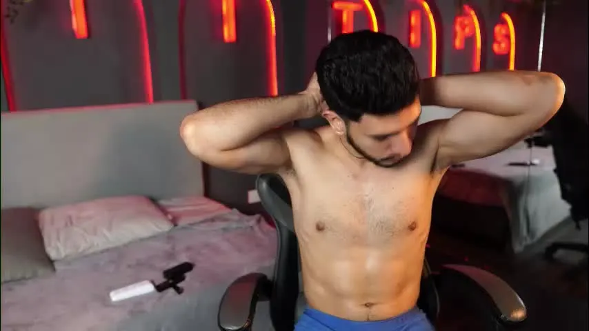 thiago_voss — GOAL: Sexy Dance [195 tokens remaining] Welcome to my room! #muscle #new #bigcock #latino #lovense