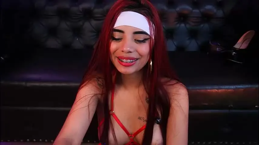 tiffany_sander — Light my Christmas spirit… and my desire 😈🎅😏🥵😈 - Multi-Goal : fuck pussy + squirt 5x200 #brunette #skinny #smalltits #anal #redhead