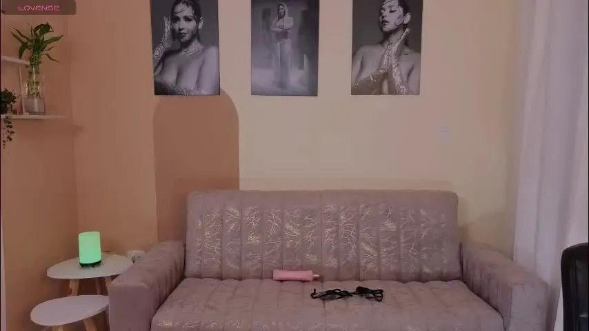 toricross1 — My red lips will be your sweet destruction 💦 - Multi Goal: Blowjob+Deepthroat [333tk each Goal] #ass #cum #curvy #anal #lovense