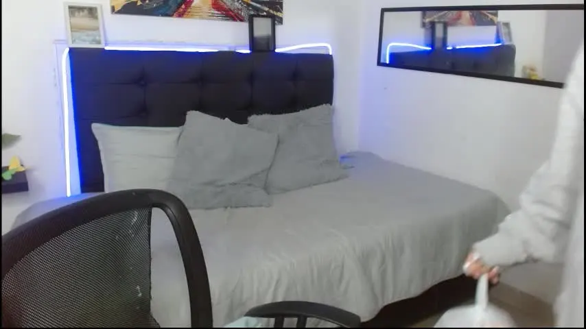 vannesweet_ — TOPPLES + SALIVA IN BOOBS 💖 [44 tokens left] Hello give me your love help me with my studies #party #18 #daddysgirl #hairypussy #anal #party