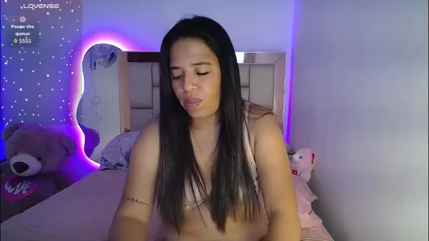 venusblake_ — #squirt #mature #skinny #bigboobs #bigass (completely naked) [111 tokens remaining]