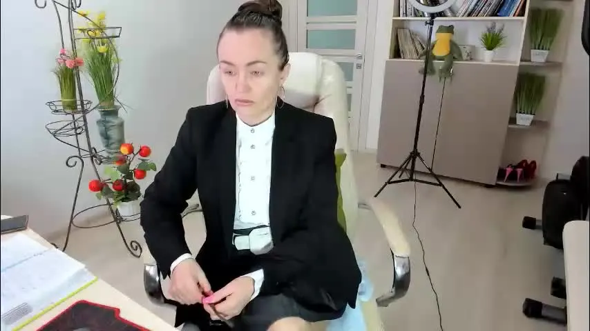 vika7333 — Private and type-menu are active, lovens from 11 tokens