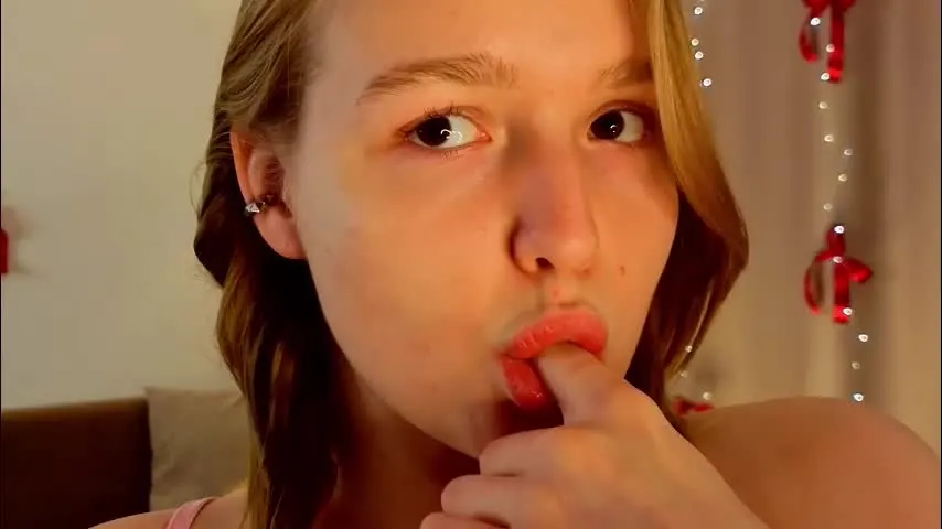 yangsperanza — goal: 💘 I want a tit massage under my shirt 💘 #Lovense #Blonde #tits #Feet #Foot [51 tokens remaining]