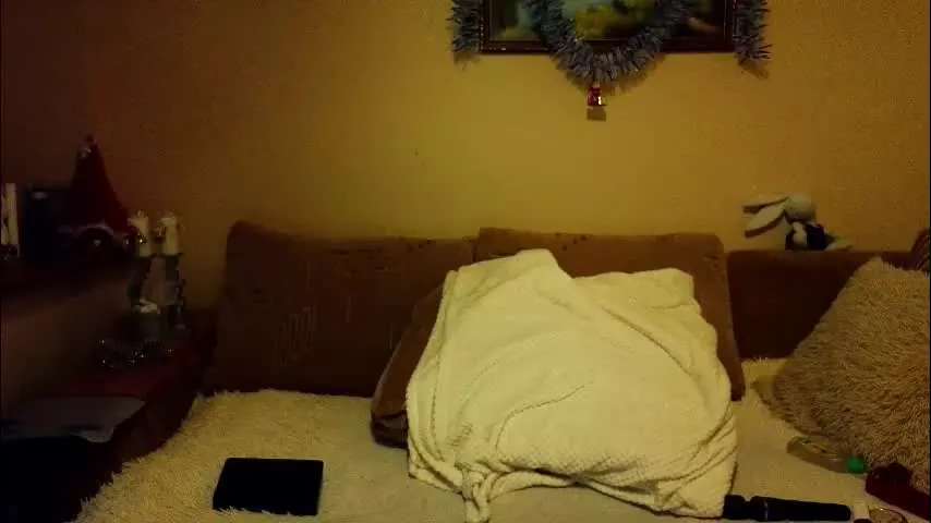 yourxqueen — Goal: 🍓Flirting with you 🍓 #milf #daddysgirl #squirt #biglips #cum #smalltits - Next Goal: Flash tits ❤️