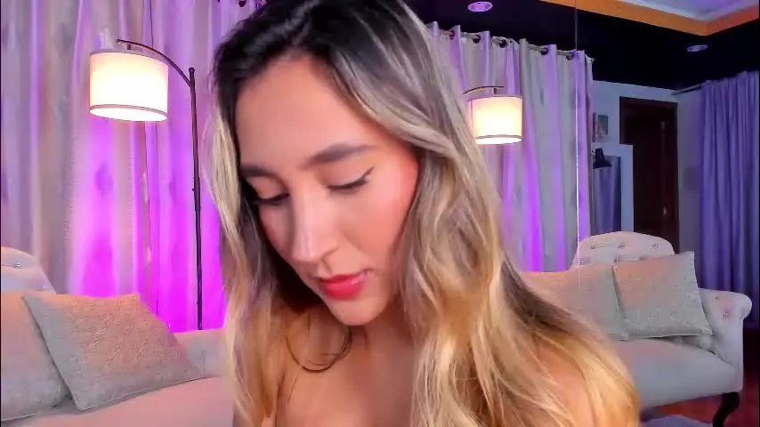 zarajener — GOAL: Show Squirt 💦 [476 tokens remaining] Welcome to my room! #latina #bigboobs #bigass #pantyhose #squirt