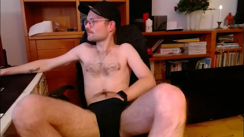 _whoisthatguy_ — slap ass 10 x #new #hairy #slim #sexy #lovense [50 tokens remaining]