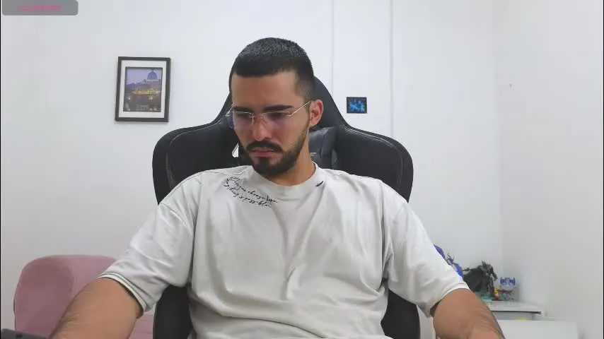 alejandroo_7 — Naked and Hard #bigcock #cum #muscle #uncut #latino [121 tokens remaining]