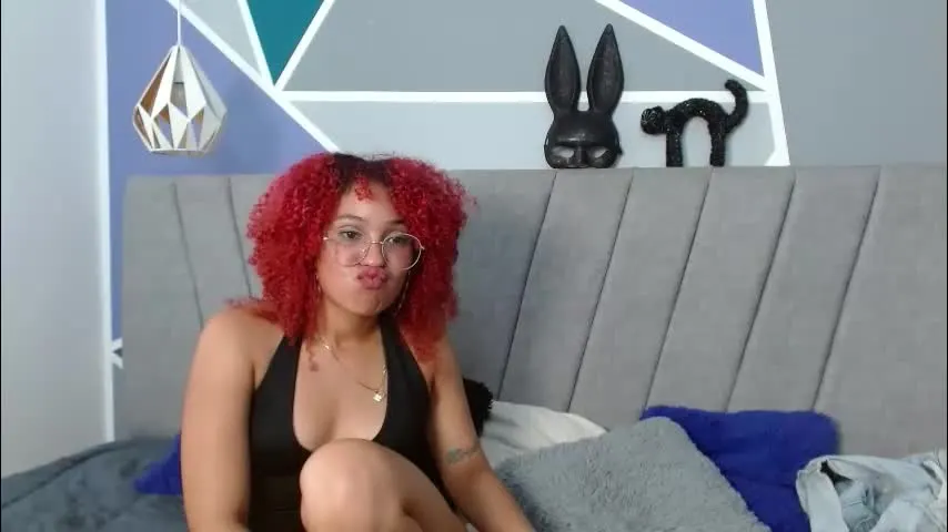 amy_white_1 — GOAL: Sexy dance [6 tokens remaining] Hello, I´m new girl here and i want cum with you #latina #ebony #redhead #new #skinny