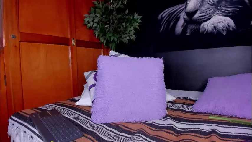 anahi__18 — #18 #squirt #latina #colombian #creaymypussy [998 tokens remaining]