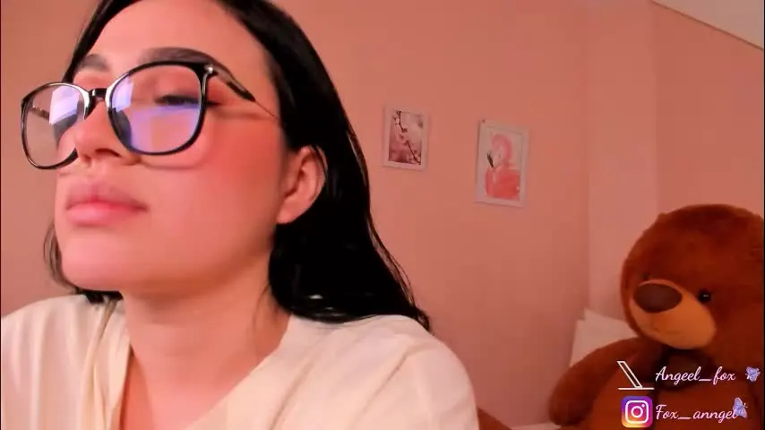 angeel_fox — GOAL: spanks x 5 + flash ass [13 tokens remaining] hi darling, come to have fun with me, make me wet 🍒💦 #saliva #latina #daddy #dirty #deepthroat