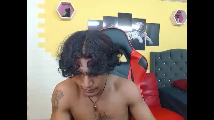 bull_cam — GOAL: show cum [990 tokens remaining] Welcome to my room! #findom #smoking #muscle #ebony #master
