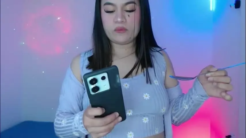 danna_web — Sensual dance 🤤🔥 [100 tokens remaining]