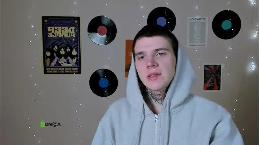 drew_soft_ — GOAL: oil show [513 tokens remaining] Welcome to my room! come guys =) #skinny #tattoo #pvt #tease #sph