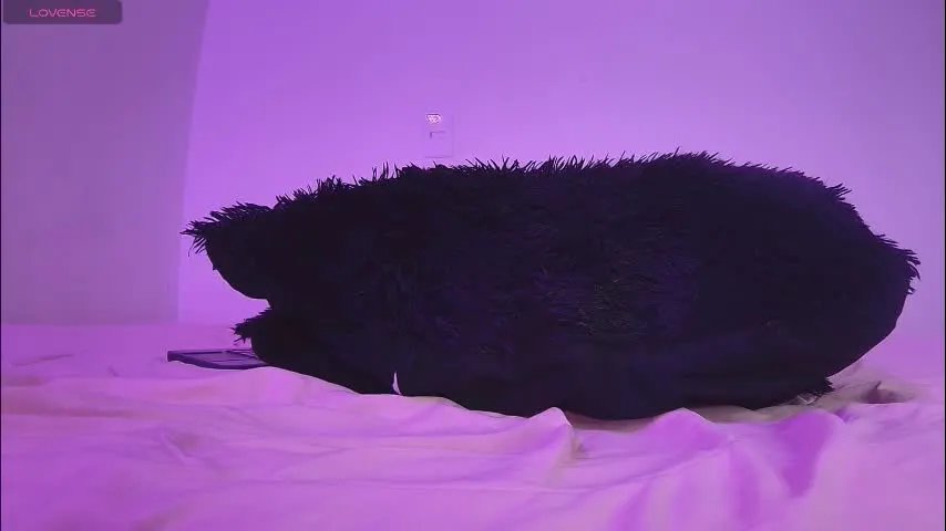 gaia_sweet_ — GOAL: spank x5 [43 tokens remaining] Welcome to my room! #latina #bigass #new #curvy #teen