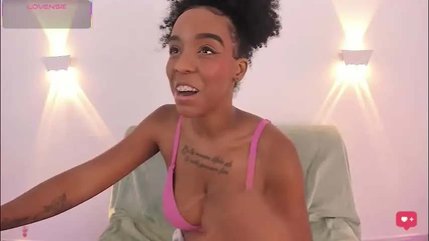 georgis__ — 🎁 I HAVE THE BEST GIFT FOR YOU BETWEEN MY LEGS 😈 🌸*PVT OPEN*🌸 - Goal: make me cum for the first time today 💦🥵 [93 tokens left] #bigboobs #bigass #anal #latina #ebony