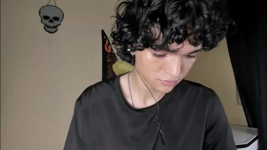 halan_jr — FULL NAKED + HARD DICK [117 tokens left] show hetero #18 #new #twink #young #hetero