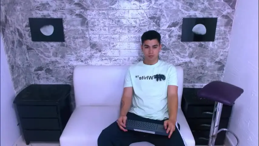 igort_smith — 💸FULL NAKED💸 #bigcock #bigass #twink #cut #cum [300 tokens remaining]