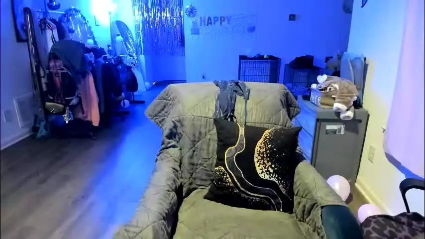 italiana25 — Birthday month !!! streaming with @kinkycreative #bigass #bigboobs #italian #new #goddess