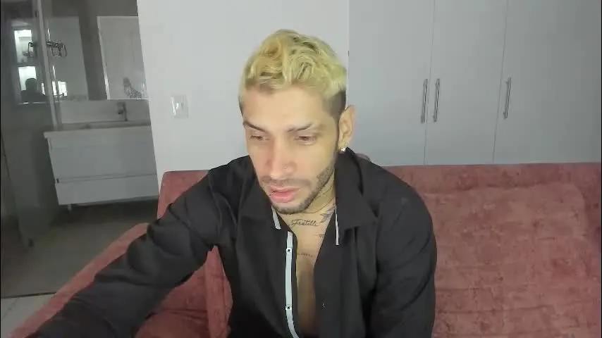 jose_wc — CrazyGoal: I masturbate for 5 minutes in front of the camera #cum #18 #bigcock #daddy #muscle