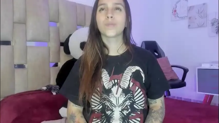 julianacarter — GOAL: Open legs and show u my wet pussy💦🥒 [99 tokens remaining] I'M BACK!🔥 It is a great pleasure for me to make all your hottest fantasies come true!😈 #saliva #bigtits #bigboobs #sp