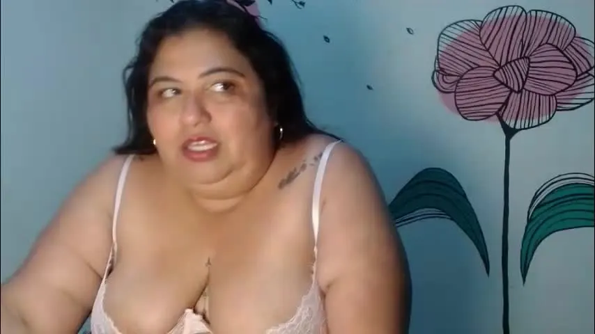 karissa_curvy — rub dildo with my ass + oil [35 tokens left] #Mature #MILF #Latina #CurvyMature #BigBooty #BigBoobs #ThickThighs #SexySmile