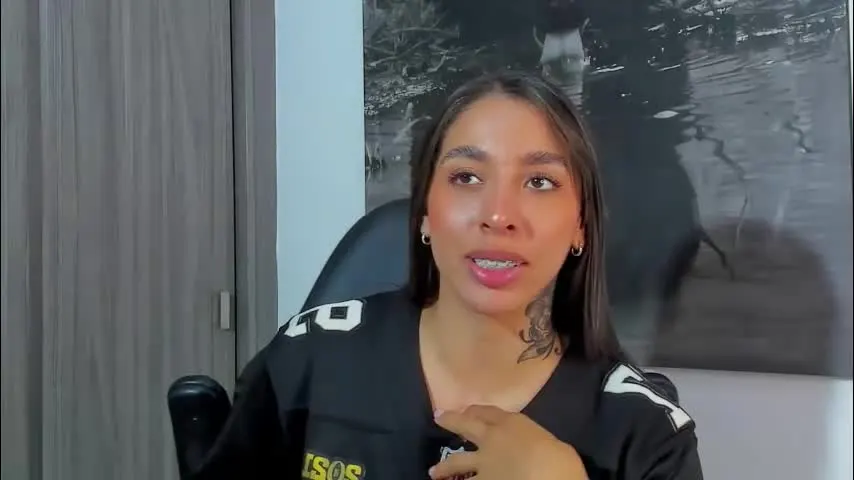 kayla_batista01_ — Welcome!! ⚡🔞 GOAL : Ride Dildo+ Squirt 🍆🔥 + Squirt 💦😝 #squirt #new #lovense #muscle #bigass [999 tokens remaining]