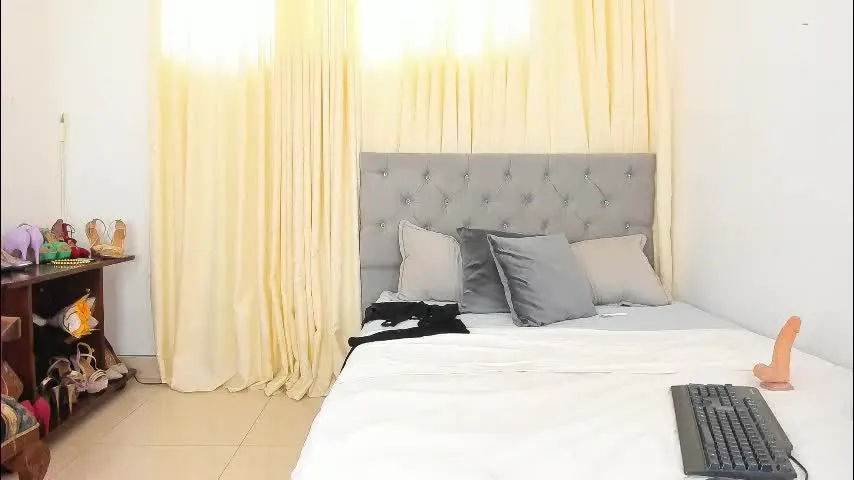 laura__martiinez — “make me wet and horny”.Fav /25// 45//55/65 - Goal: ⭐PLAY PUSSY+CUM CREAM⭐ [181 tokens left] #milf #hairy #mature #feet #bigass