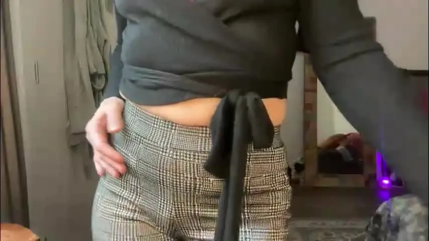 leahsparkles — #milf #girlnextdoor #nonnude #pegging #leggings