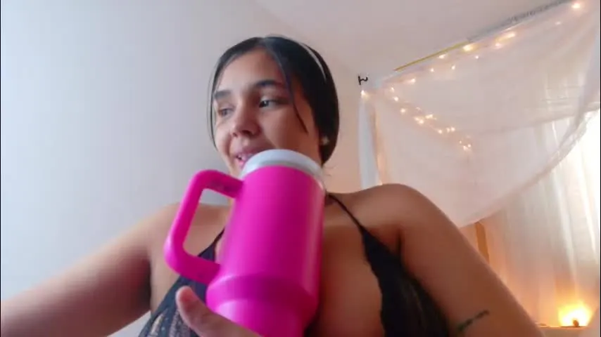 loreaniss — #squirt #anal #teen #milk #bigass