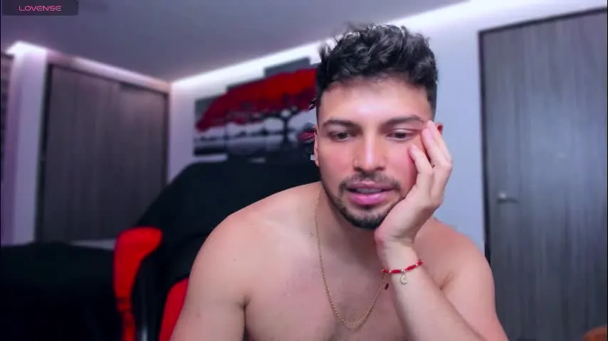 nick_klaus — GOAL: HARD COCK [100 tokens remaining] Welcome to my room! Thanks for being here #feet #lovense #hairy #cum #bigcock #cut