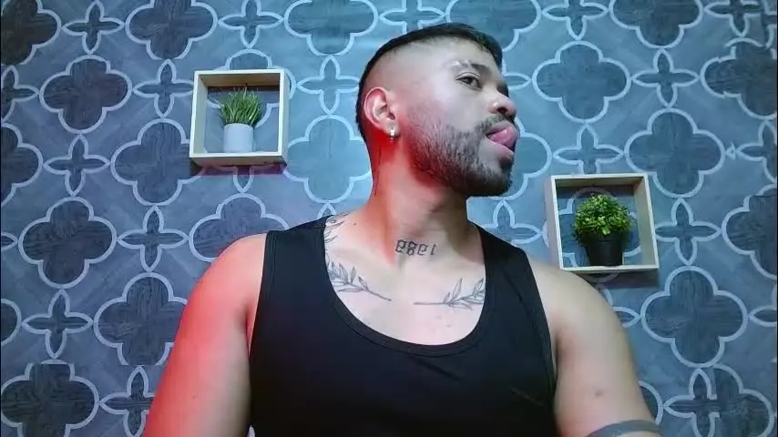 polyglotboy — Strong boy & Nice Vibes ESP / ENG / ITA / FR / PT #muscle #chest #latino #friendly #new