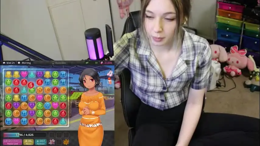 roxiethefox — Goal: top off #lovense #brunette #young #nerdy #natural - Next Goal: bra off