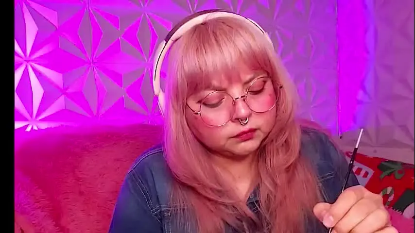 satyn_doll — boob tease [400 tokens remaining] #bbw #glasses #roleplay #sph #latina