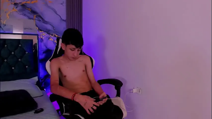 spicyslim_ — GOAL: Get naked [45 tokens remaining] Welcome to my room! #18 #new #skinny #bigcock #c2c