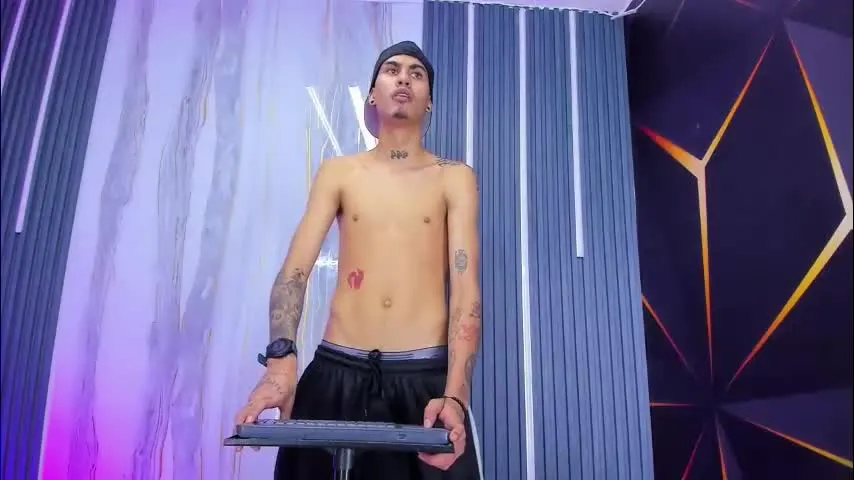 thebigdanni — Thebigdanni's room