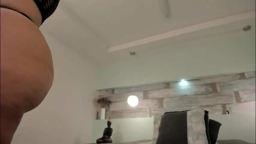 valeriiee21 — GOAL: all naked [54 tokens remaining] Welcome to my room! Let's have a fun i want ride your dick #nature #anal #latina #lovense #squirt