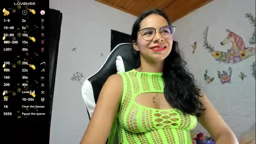 alisson_hoffman05 — Alisson_hoffman05's room #new #latina #natural #feet #lovense