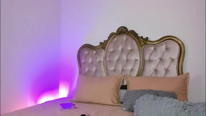 amberweest — sexy striptease and twerk #bbw #deepthroat #teen #cum #bigboobs [0 tokens remaining]