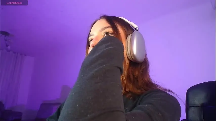 baby_nyx1 — GOAL: Take off pants [44 tokens remaining] LET'S HAVE FUN TOGETHER 💦 #skinny #teen #new #lovense #bigass