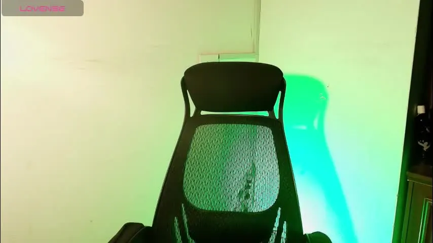 cristhian_slytherin — GOAL: show big cum [1111 tokens remaining] Welcome to my room! 😁✌🥂I need to learn to be a good boy #lovense #young #cum #bigcock #pvt