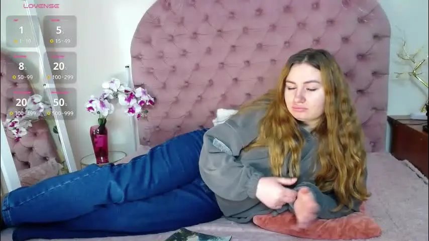 hazel_agata — Merry Christmas! - Multi-Goal : Can you make me cum? #bigboobs #natural #lovense #cum #young