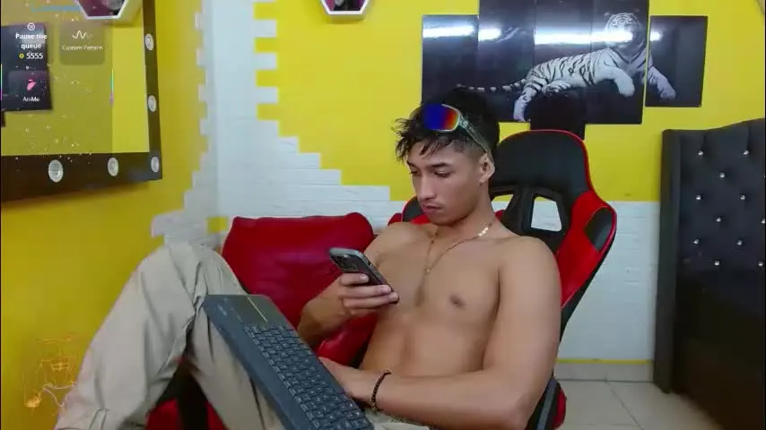 jose_sexycumm — GOAL: 🔥 CUM 🔥 [1222 tokens remaining] Welcome to my room! #lovense #muscle #cum #oil #young