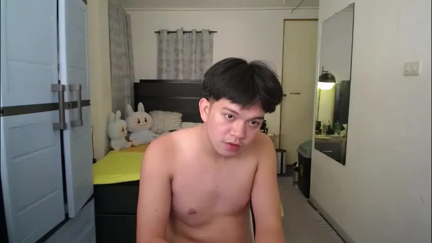 kh4lexx — Hi, I'm new here :) #asian #bigcock #18 #young [800 tokens remaining]