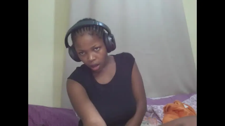 misty_shee — #ebony #bigboobs #pvt #bigearols [1000 tokens remaining]