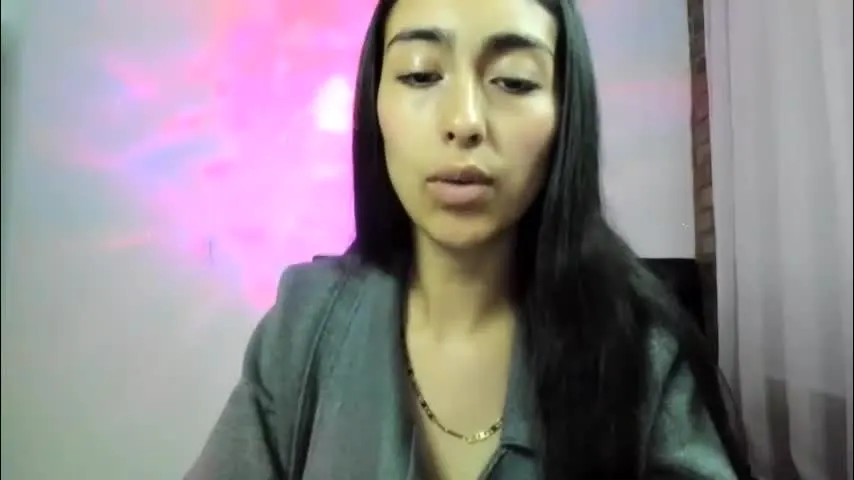 queenbyte_18 — #slim #young #natural #sexy #latina [2993 tokens remaining]