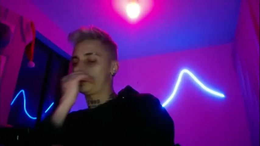 xalejo_max — GOAL: Goal SURPRISE OMG! ❤🥵 [500 tokens remaining] Welcyome, come and warm up with my cock/ass #bigcock #18 #daddy #party #gay