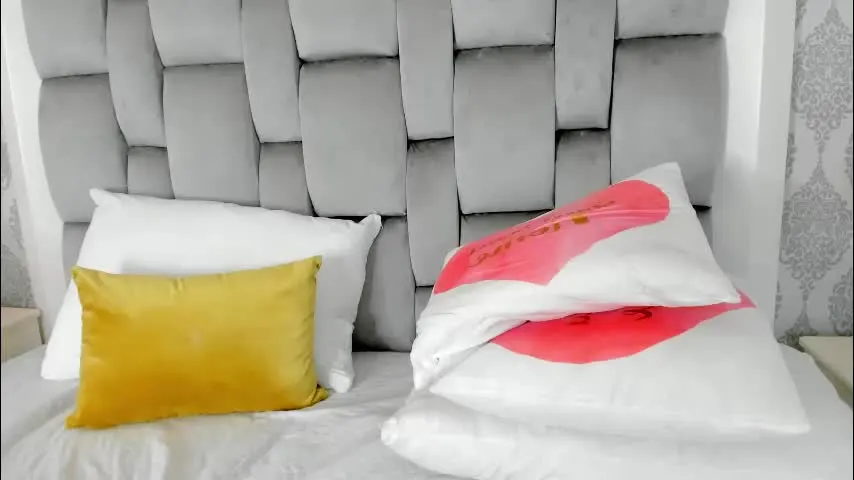 kimberlin_cam_ — Current Goal: suck boobs at 50 tokens -- Next Goal: spank tits -- 💕🔥 Sexy girl💕🔥 #saliva #blowjob #deepthroat #slut #bigboobs