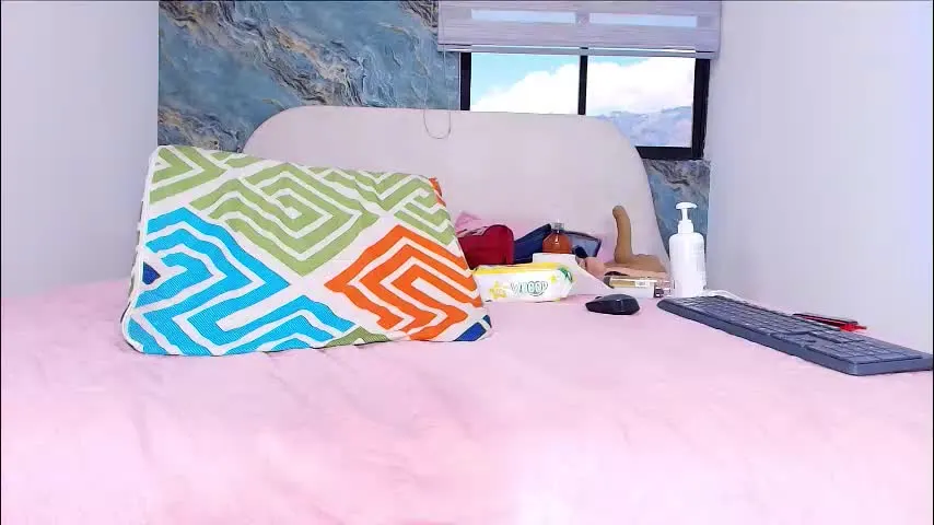 samanta_360 — hello my love make me run while I paint my room and anal squatting #anal #latina #bigass #squirt #feet [1500 tokens remaining]