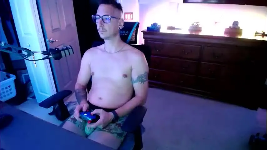 shaftyone4u — Chill chat, CUM say hi! #single #horny #bigcock #cock #cum [25 tokens remaining]