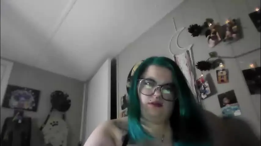 vyxenvoid — Vyxenvoid's room #chilling #newbie